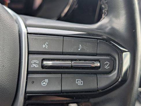 Used 2023 Chevrolet Colorado LT w/ LT Convenience Package III AWD/4WD image 11