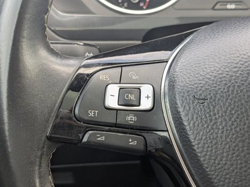 Used 2020 Volkswagen Tiguan SE R-Line FWD image 28