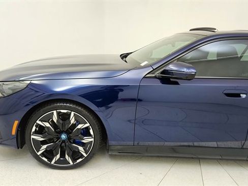 Used 2025 BMW i5 eDrive40i w/ M Sport Package image 9