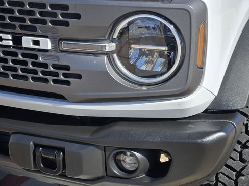 Used 2023 Ford Bronco Badlands image 6