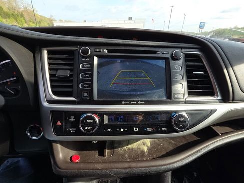 Used 2018 Toyota Highlander Limited AWD/4WD image 11
