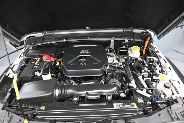 Used 2023 Jeep Wrangler Unlimited Rubicon 4xe w/ Cold Weather Group AWD/4WD image 43