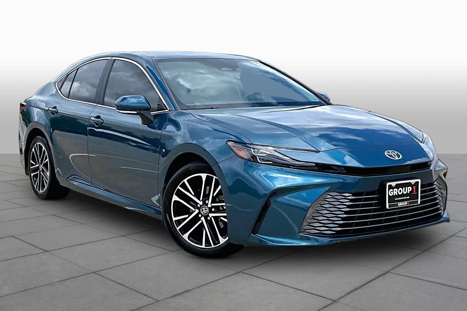 Used 2026 Toyota Camry XLE FWD image 3