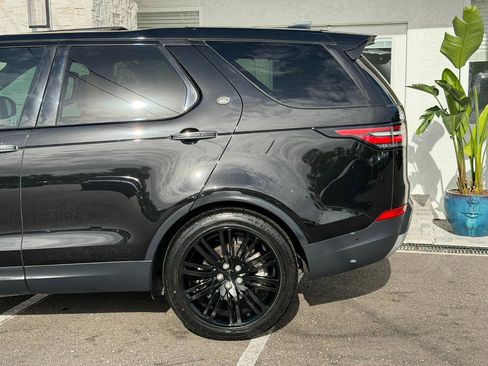 Used 2018 Land Rover Discovery HSE Luxury image 11