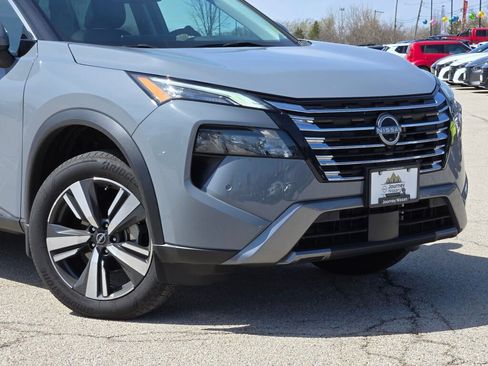 Used 2024 Nissan Rogue SL w/ SL Premium Package AWD/4WD image 2