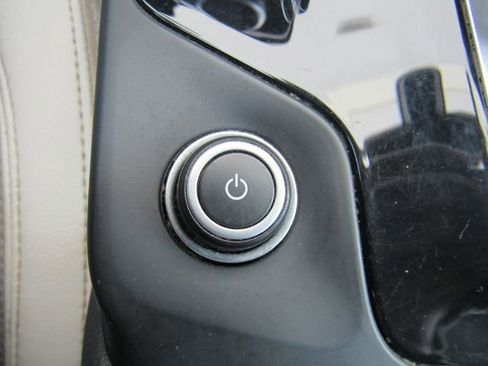 Used 2022 Jaguar E-PACE SE image 48