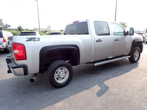Used 2009 Chevrolet Silverado 2500 LT w/ Exterior Plus Package AWD/4WD image 6