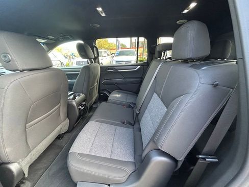 Used 2025 GMC Acadia Elevation image 14