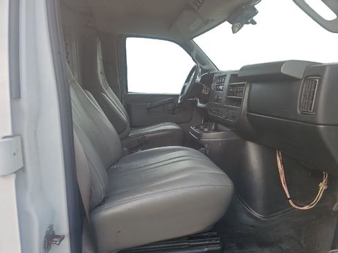 Used 2017 Chevrolet Express 2500 image 17