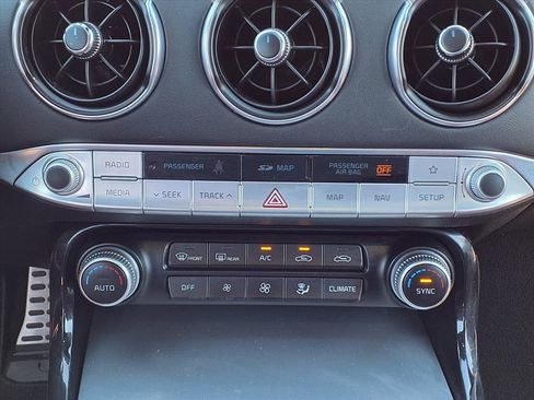 Used 2018 Kia Stinger GT2 image 27