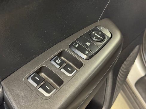 Used 2019 Kia Sportage LX image 9