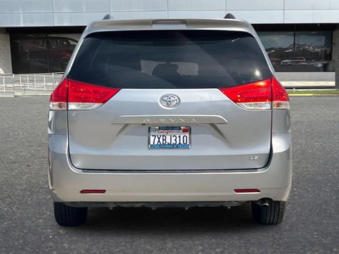 Used 2012 Toyota Sienna LE FWD image 8