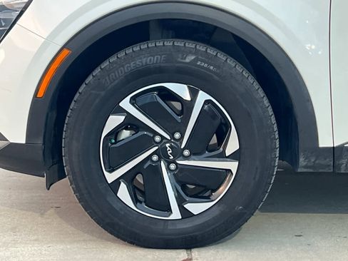 Used 2023 Kia Sportage LX image 24