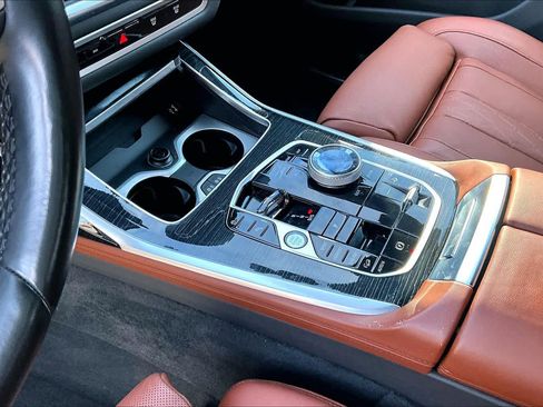 Used 2024 BMW X7 xDrive40i w/ Executive Package image 17