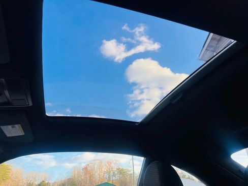 Used 2013 Volkswagen Beetle Turbo image 34