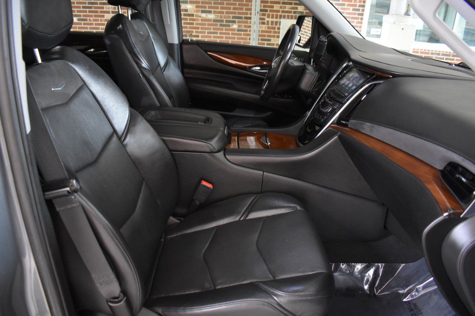 Used 2018 Cadillac Escalade Luxury AWD/4WD image 36