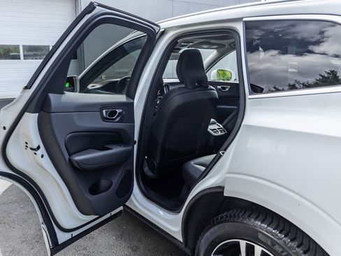 Used 2020 Volvo XC60 T6 Momentum AWD/4WD image 20