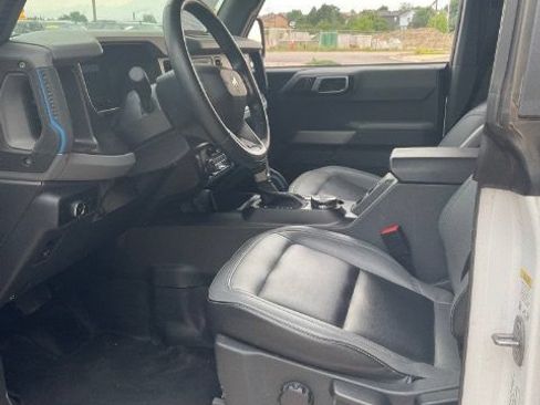 Used 2023 Ford Bronco Black Diamond w/ Sasquatch Package AWD/4WD image 17