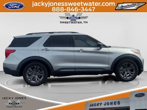 Used 2023 Ford Explorer XLT w/ Equipment Group 202A RWD image 6