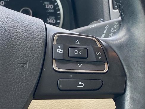 Used 2017 Volkswagen Tiguan S FWD image 7