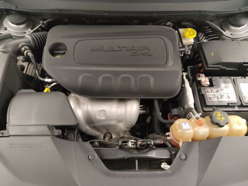 Used 2019 Jeep Cherokee Limited FWD image 30