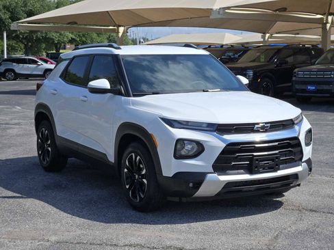 Certified 2023 Chevrolet TrailBlazer LT FWD image 3