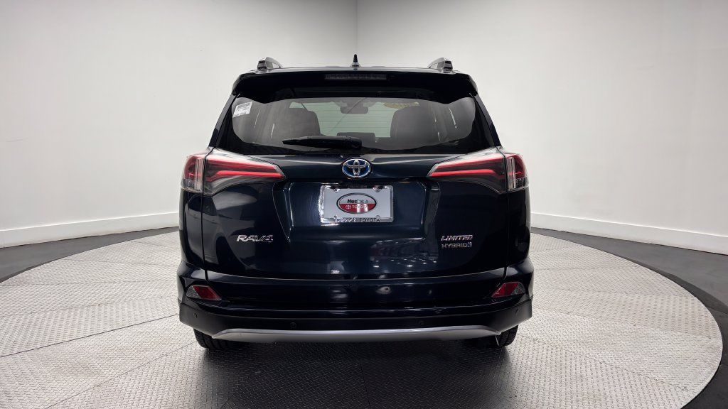 Used 2018 Toyota RAV4 Limited w/ Advanced Technology Package AWD/4WD image 23