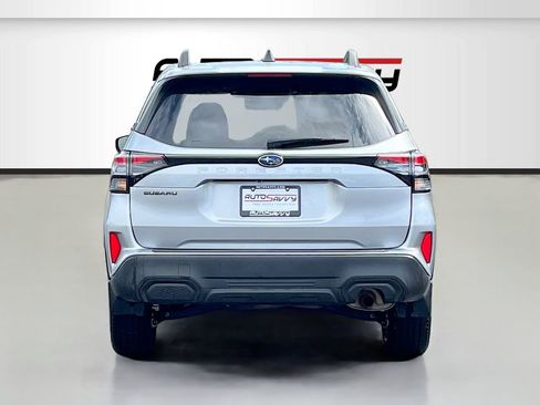Used 2025 Subaru Forester Premium w/ Convenience Package #2 AWD/4WD image 6