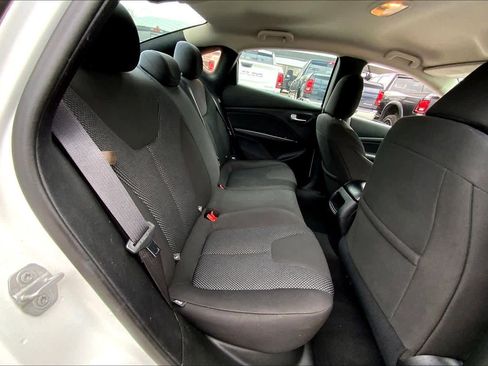 Used 2016 Dodge Dart SE w/ Convenience Group image 17