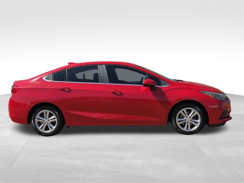 Used 2017 Chevrolet Cruze LT FWD image 5