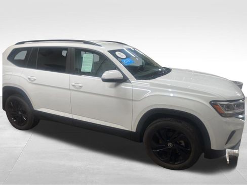 Used 2023 Volkswagen Atlas SE image 5