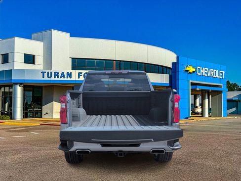 Used 2021 Chevrolet Silverado 1500 High Country w/ Technology Package image 5