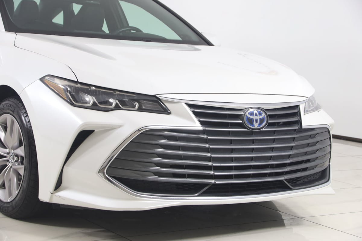 Used 2019 Toyota Avalon XLE w/ Moonroof Package FWD image 32
