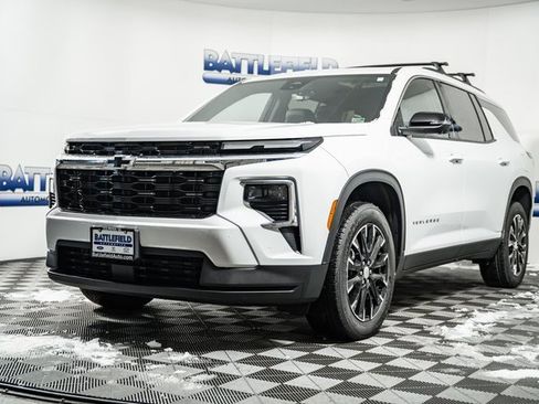 New 2026 Chevrolet Traverse LT w/ Sun and Wheel Package image 3