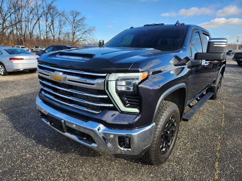 Used 2024 Chevrolet Silverado 2500 LTZ w/ LTZ Convenience Package image 4