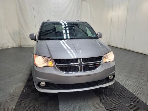 Used 2019 Dodge Grand Caravan SXT w/ Driver Convenience Group FWD image 14