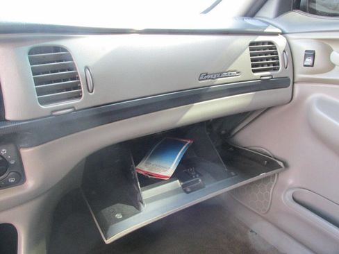 Used 2005 Chevrolet Impala SS w/ Sun And Sound Package image 36