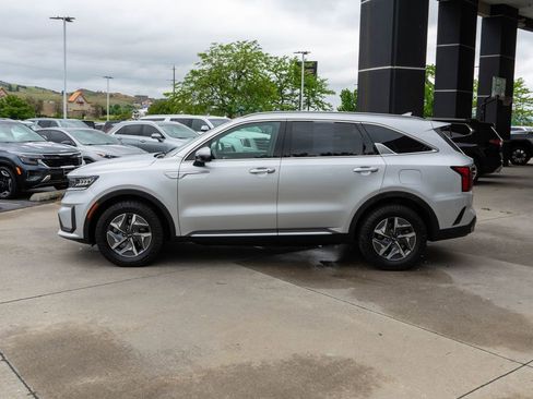 Used 2021 Kia Sorento S FWD image 4
