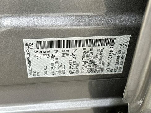 Used 2025 Nissan Rogue SV FWD image 34