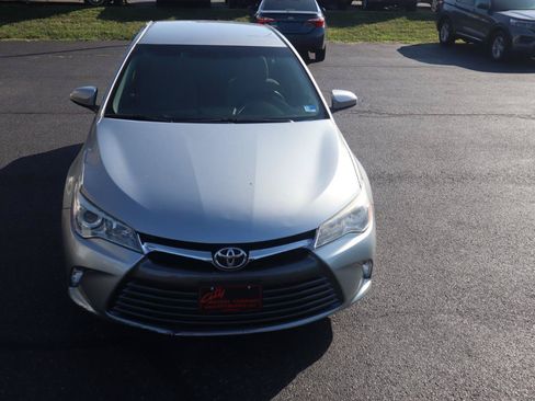 Used 2017 Toyota Camry LE FWD image 3