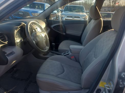Used 2012 Toyota RAV4 4WD image 17