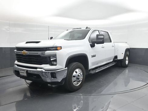 Used 2026 Chevrolet Silverado 3500 LT w/ Texas Edition AWD/4WD image 1