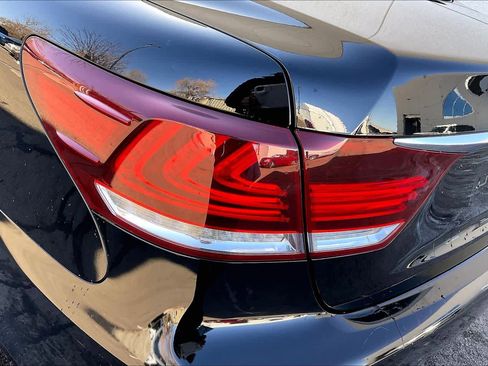 Used 2015 Lexus LS 460 image 28