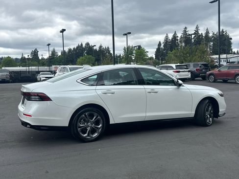 Used 2024 Honda Accord EX-L image 3