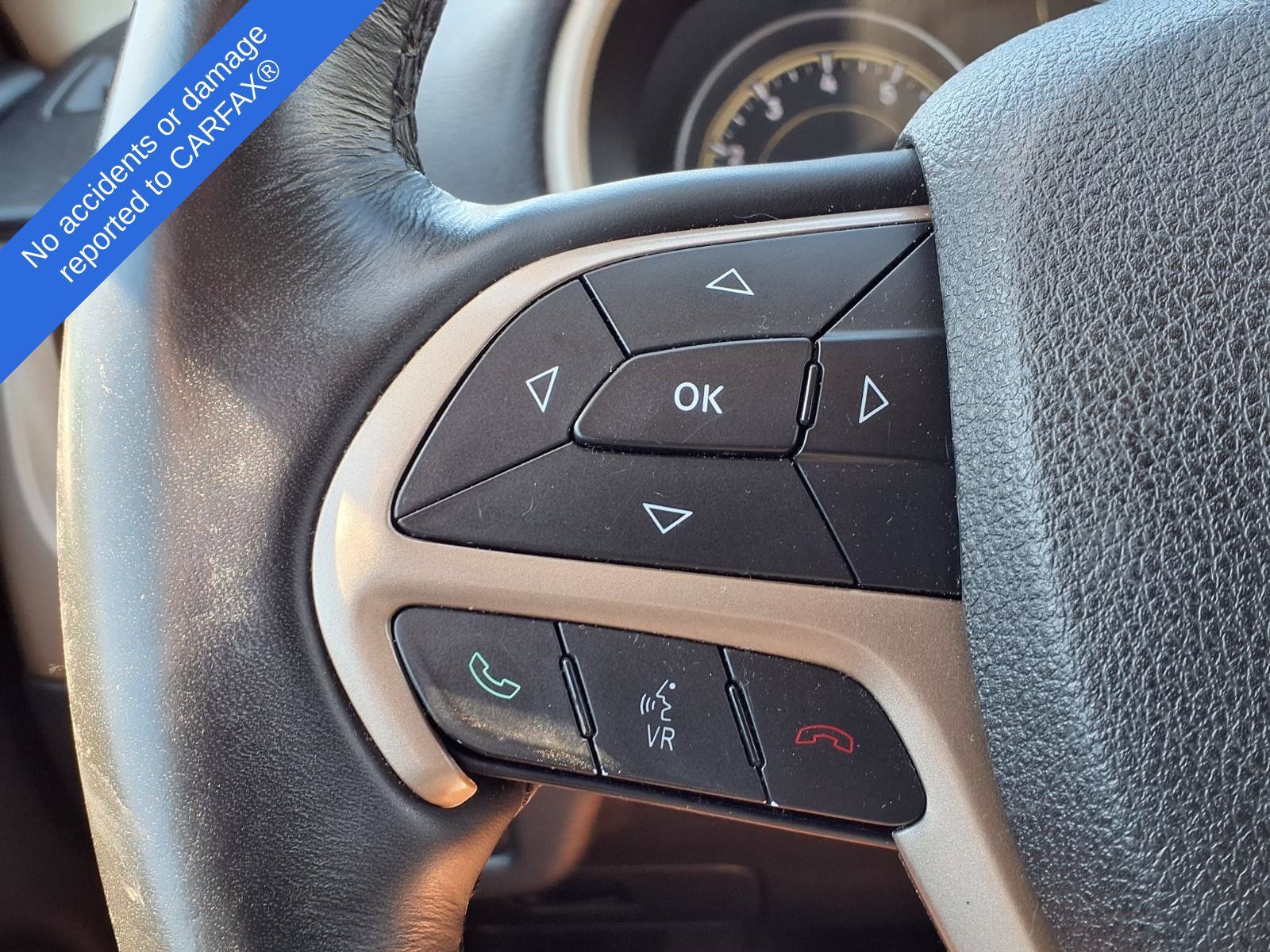Used 2015 Jeep Cherokee Latitude w/ Cold Weather Group AWD/4WD image 29