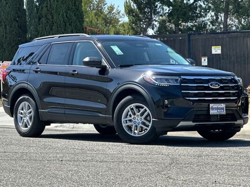 New 2026 Ford Explorer Active w/ Active Comfort Package RWD image 2