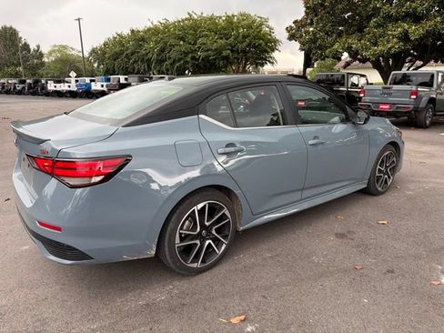Used 2025 Nissan Sentra SR FWD image 4