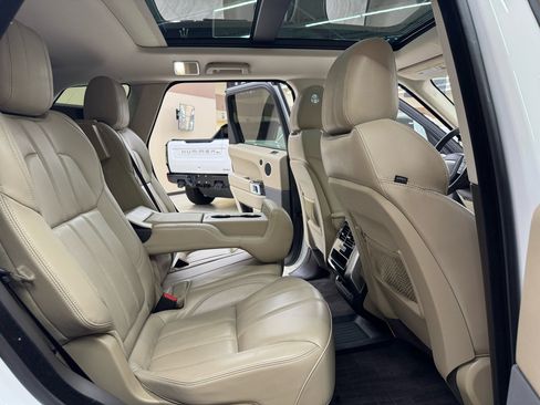 Used 2017 Land Rover Range Rover Sport HSE image 38