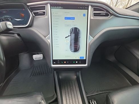 Used 2015 Tesla Model S 85D image 30