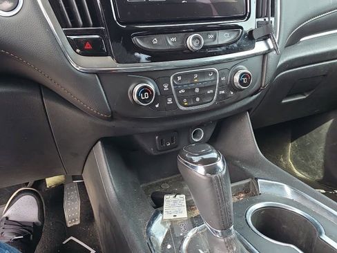 Used 2018 Chevrolet Traverse LT w/ LPO, Black Accent Package image 25